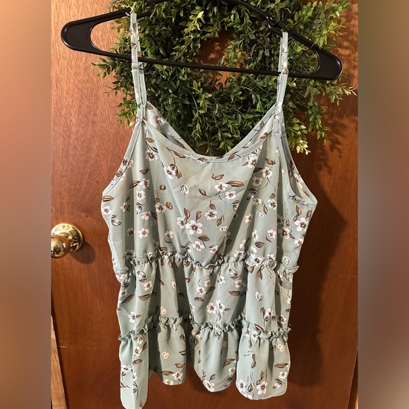 Bundle of 4 SHEIN tank tops NWOT - Picture 11 of 11